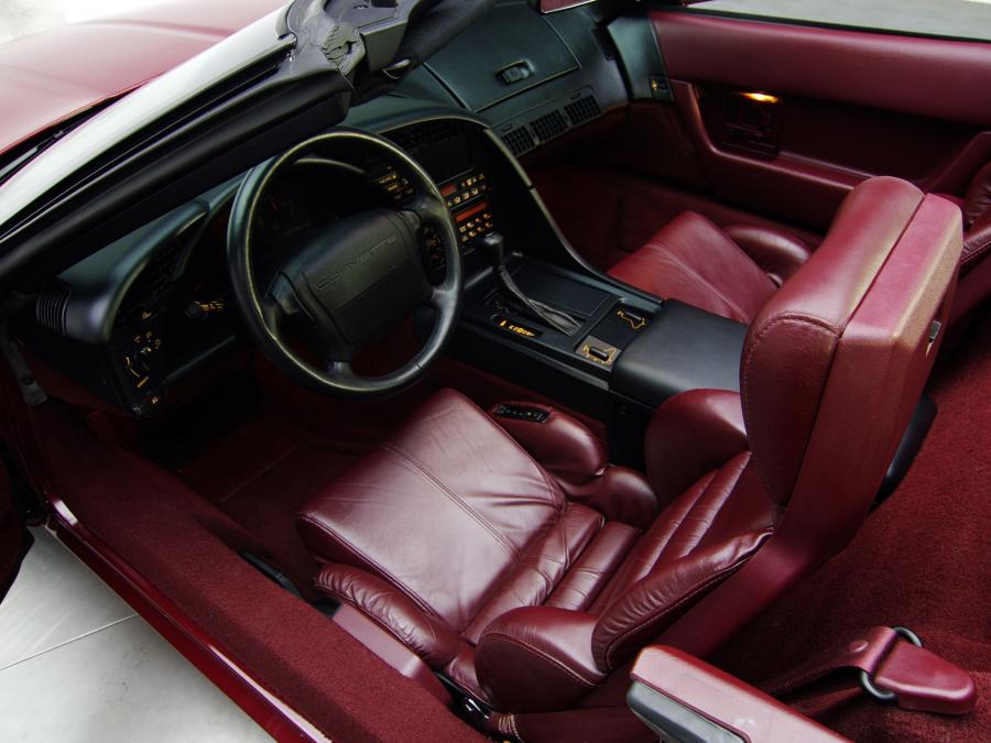  Chevrolet Corvette Convertible 40th Anniversary 1993 года  (фото 17 из 25)